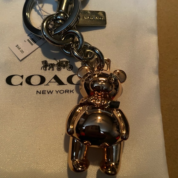 Rose Gold Coach 3D Teddy Bear Charm - Picture 3 of 4
